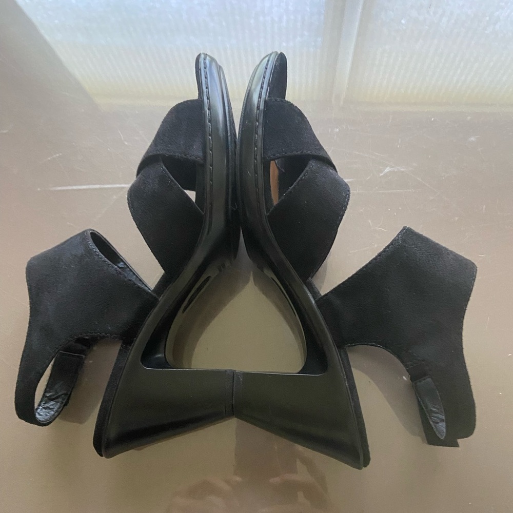 Black Patent Leather Mules with Pointed Toe